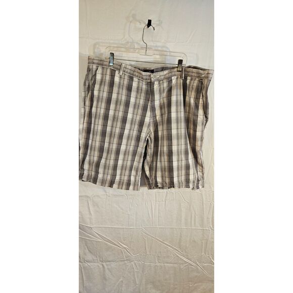 Alfani Size 44 Gray and White Plaid Shorts -- ITEM #3281 - Picture 2 of 2